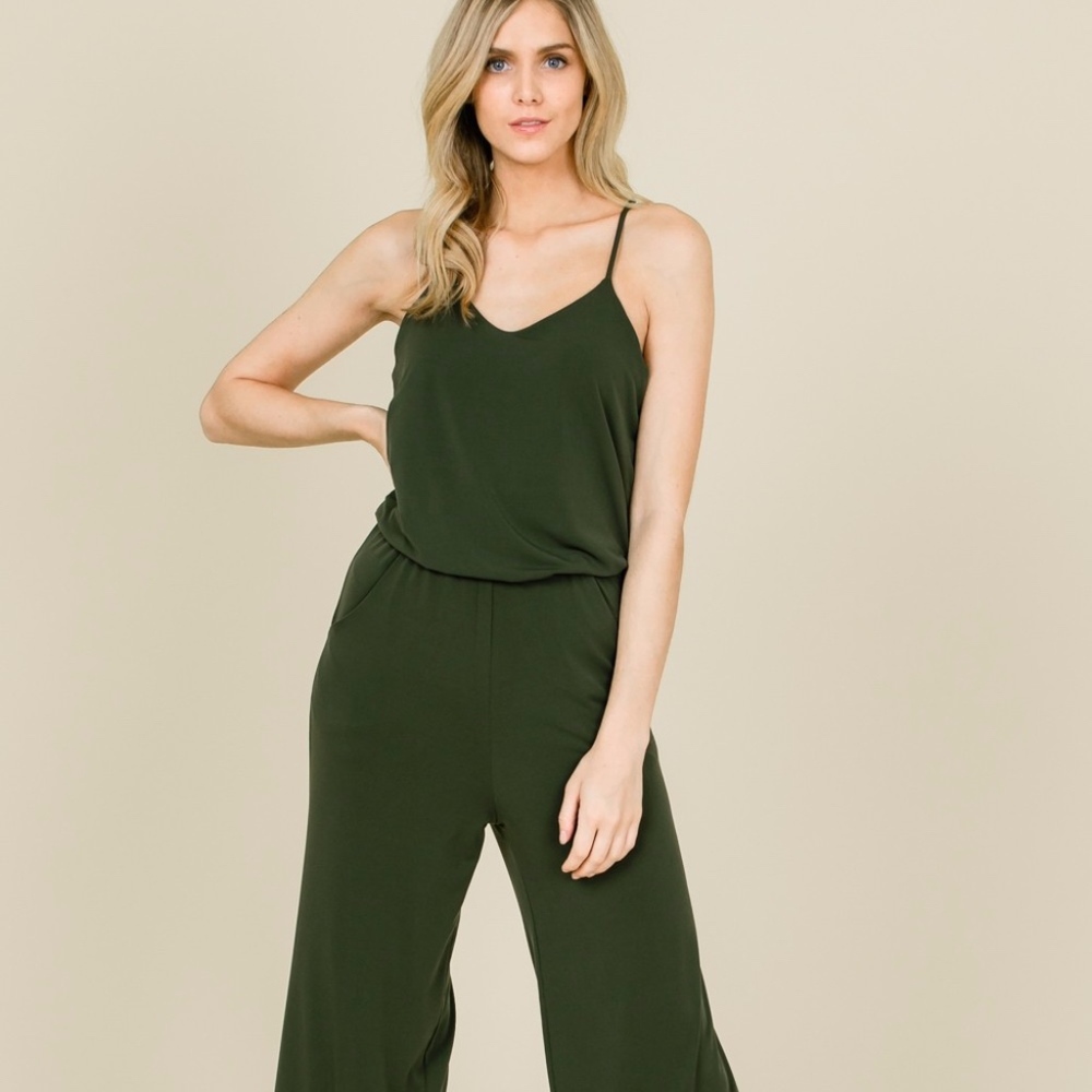 🌻MUST HAVE🌻Olive You Sweetheart Jumpsuit